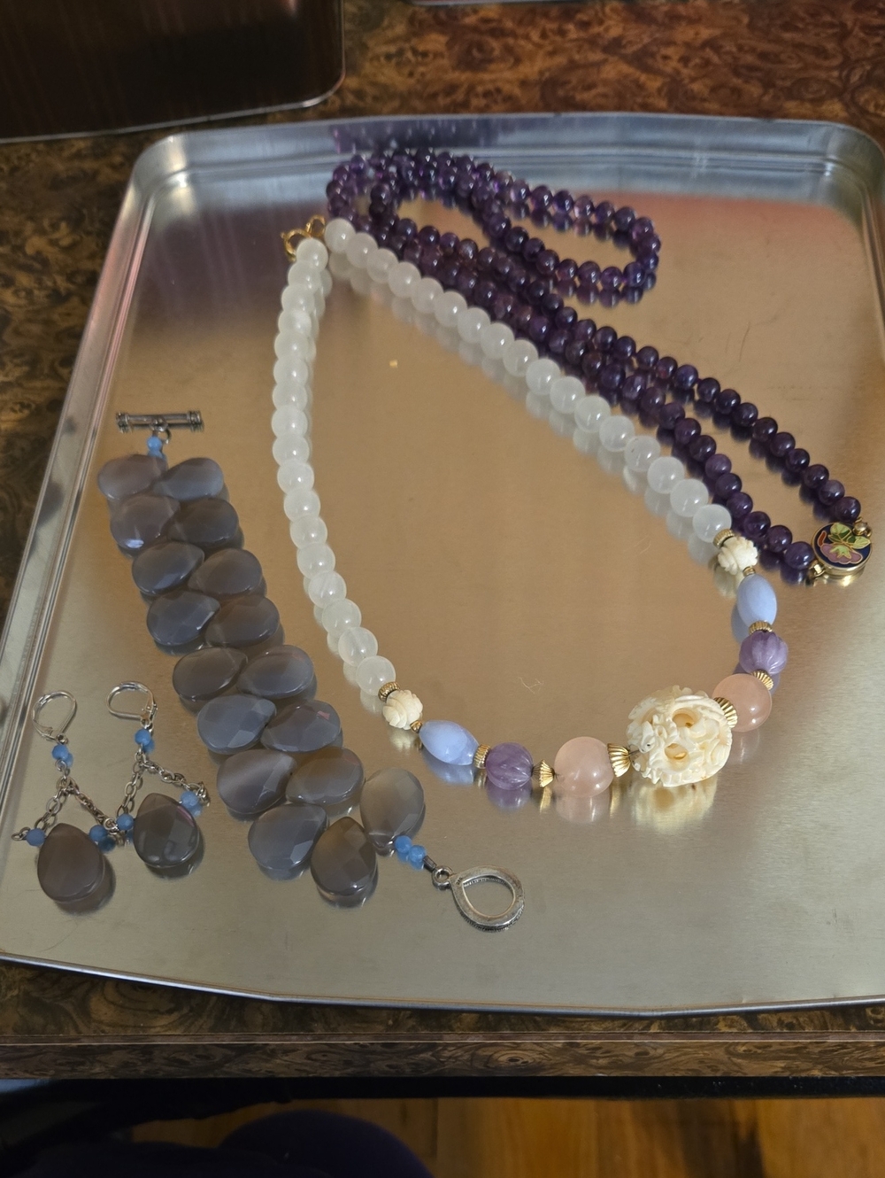 Handcrafted Multicolor Beaded Women's Necklace with Floral Pendant
